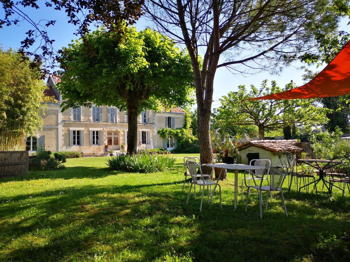 Bed and Breakfast La Burie Saint-Savinien Exterior foto